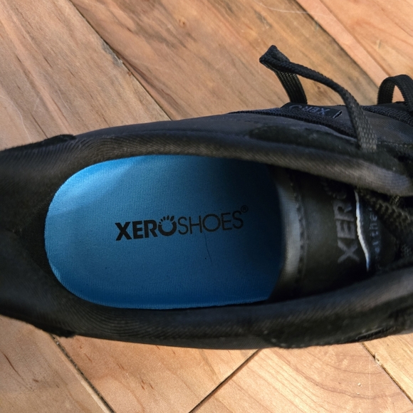 Xero Black Wynn Sneakers Size 9 - Picture 6 of 7
